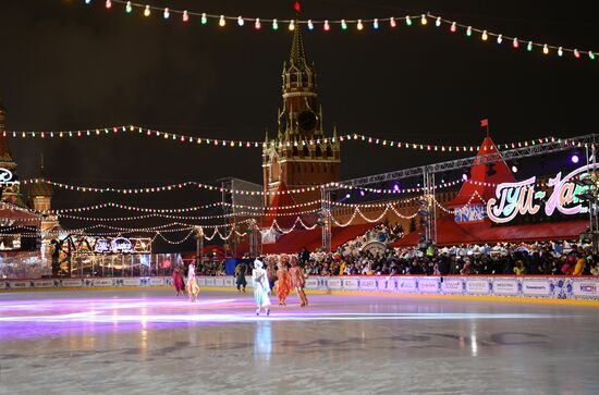 Открытие ГУМ-Катка и ГУМ-Ярмарки на Красной площади 