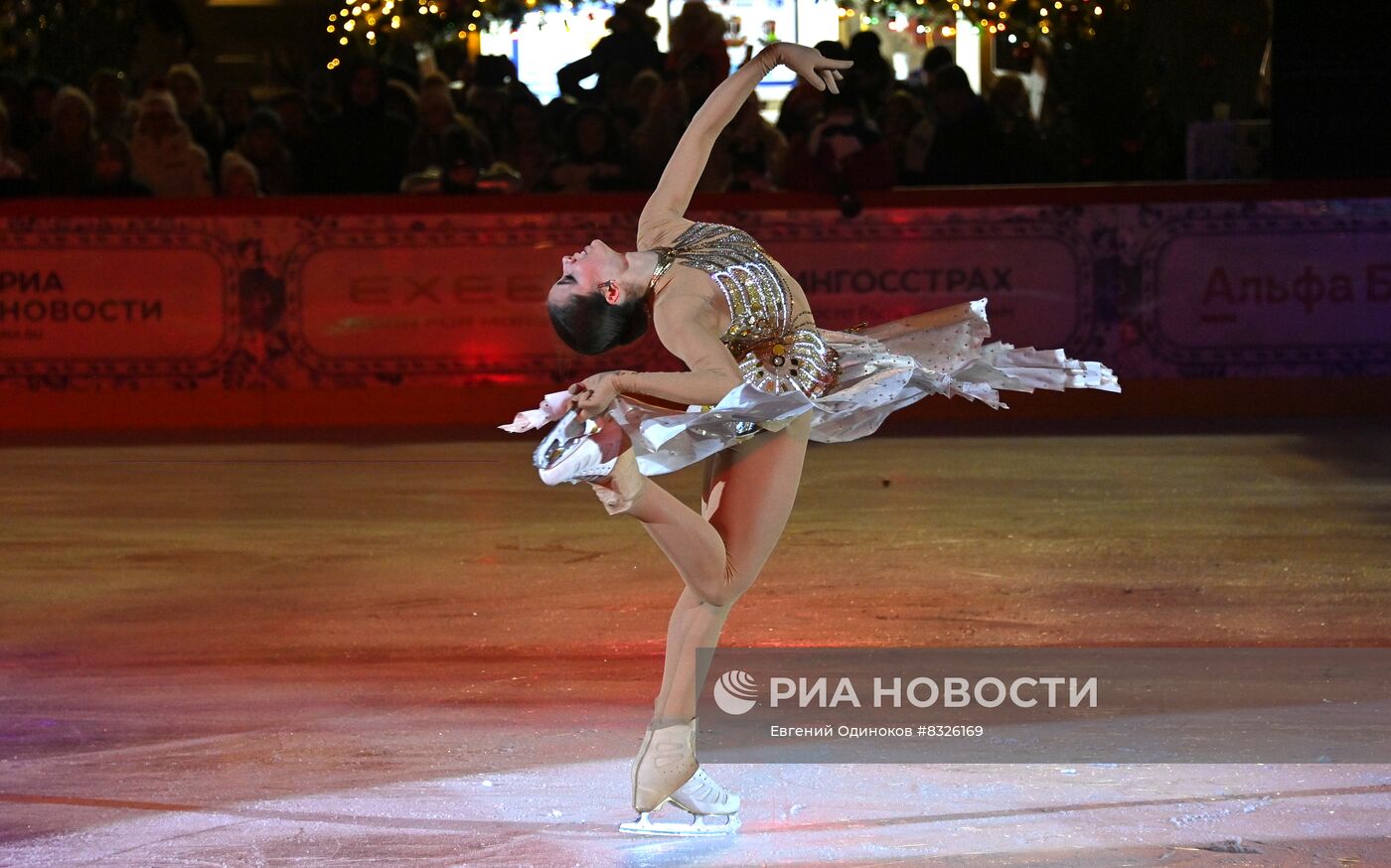 Открытие ГУМ-Катка и ГУМ-Ярмарки на Красной площади 