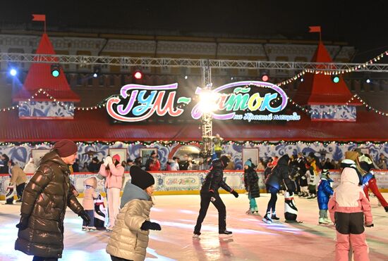 Открытие ГУМ-Катка и ГУМ-Ярмарки на Красной площади 