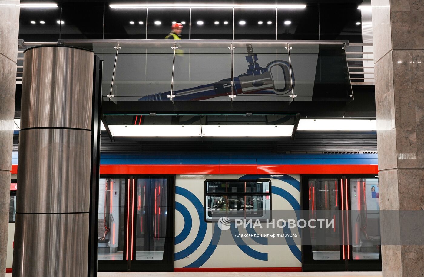 Мэр Москвы С. Собянин протестировал северо-восточный участок БКЛ