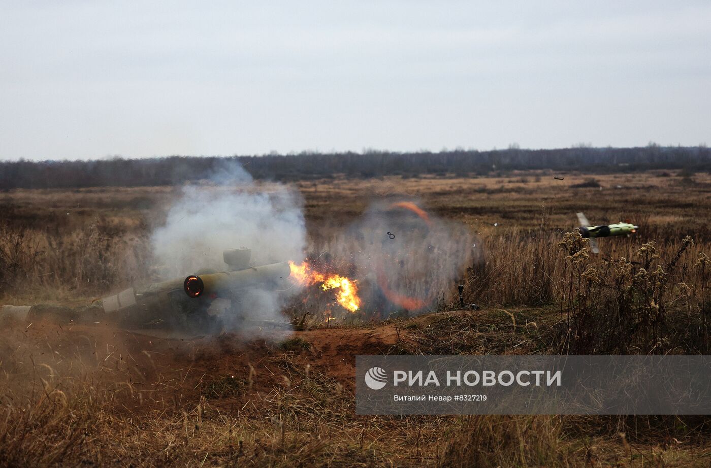Боевые стрельбы из ПТРК "Фагот" в Калининградской области