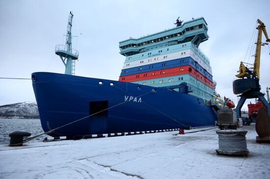 Ледокол "Урал" в Мурманске