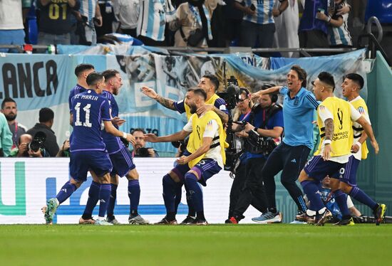 Футбол. ЧМ-2022. Матч Польша - Аргентина