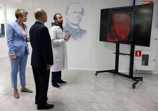 Президент РФ В. Путин принял участие во II Конгрессе молодых ученых