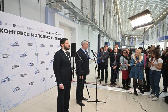 II КМУ-2022. Пресс-подход по итогам заседания комиссии Государственного совета РФ понаправлению "Наука"