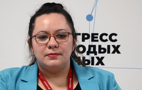 Ведущий научный сотрудник Федерального исследовательского центра животноводства – ВИЖ имени академика Л. К. Эрнста Татьяна Денискова на сессии "Российско-иранский диалог" в рамках II Конгресса молодых ученых в Парке науки и искусства "Сириус". Фото могут быть использованы при наличии обязательной ссылки на источник. Место: Россия, Федеральная территория "Сириус". Автор: Владимир Астапкович. II КМУ-2022. Российско-иранский диалог