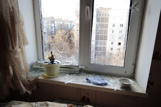 Последствия обстрела центра Донецка