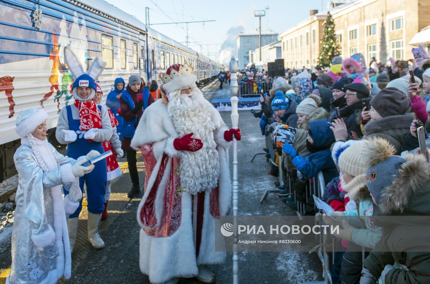 Прибытие поезда Деда Мороза в Пермь