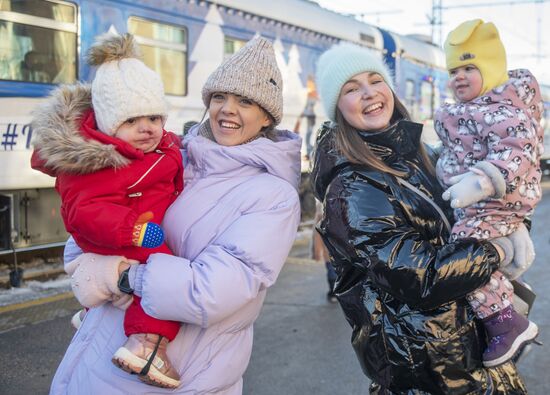 Прибытие поезда Деда Мороза в Пермь