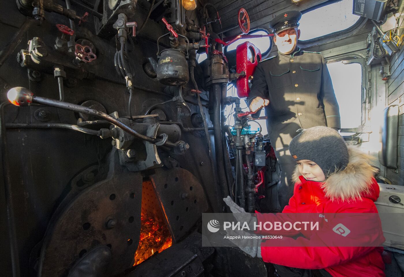 Прибытие поезда Деда Мороза в Пермь