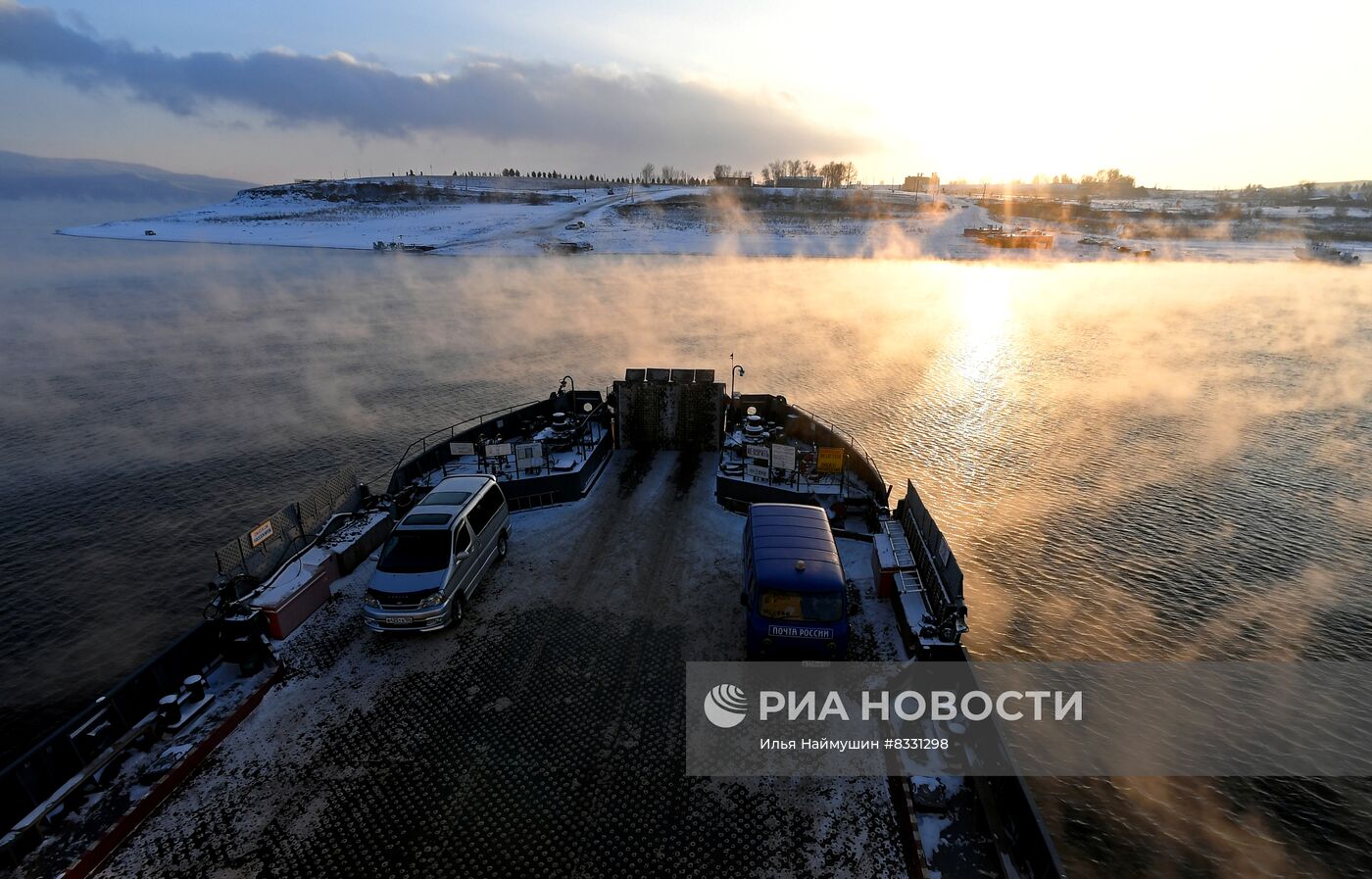 Работа паромной переправы в Красноярском крае