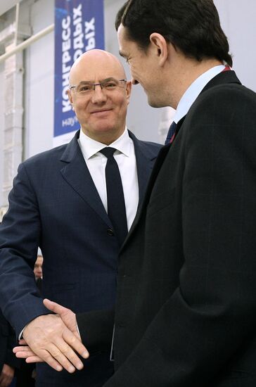 Вице-премьер Правительства РФ Д. Чернышенко осмотрел выставку в рамках II Конгресса молодых ученых