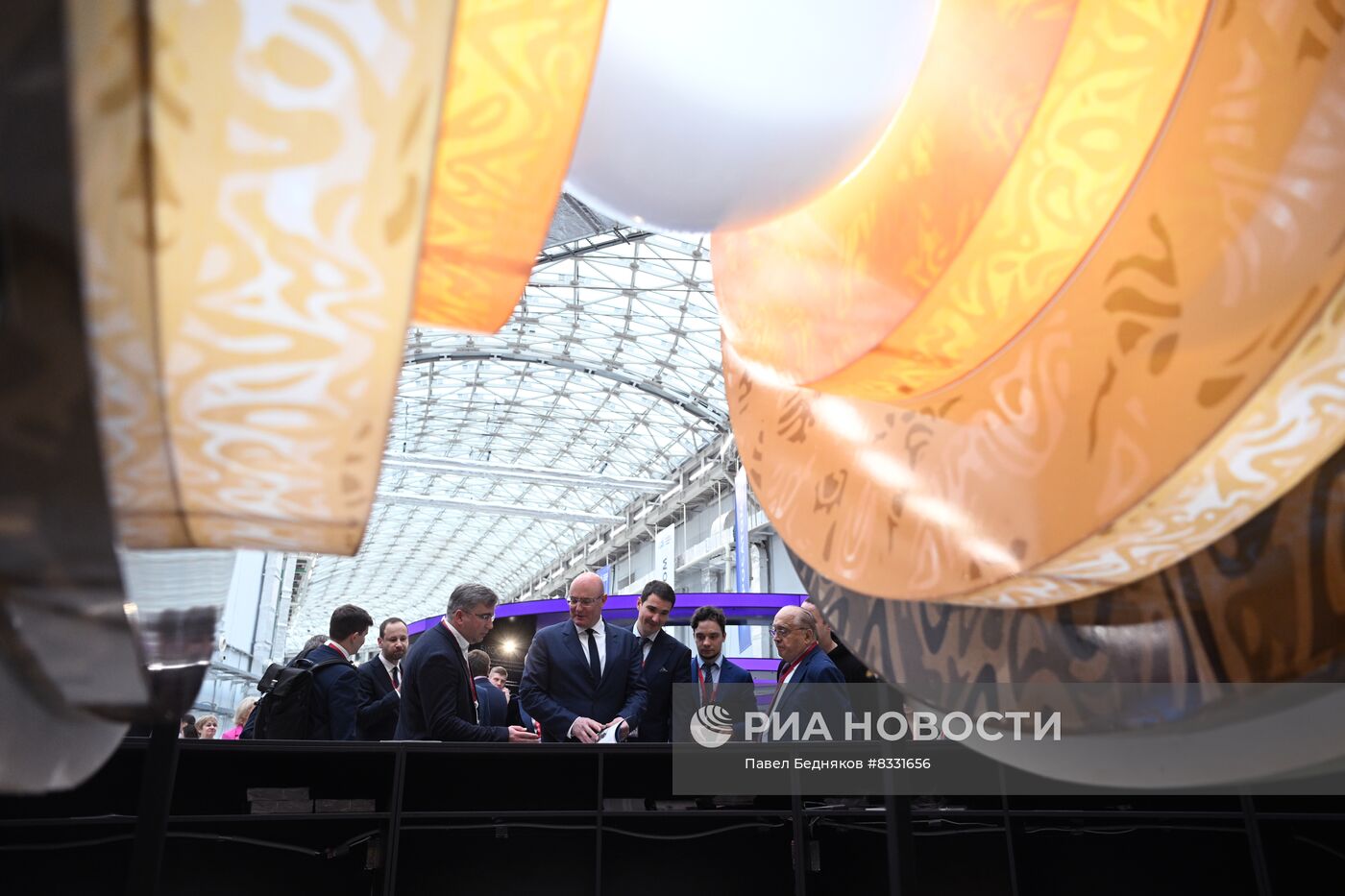 Вице-премьер Правительства РФ Д. Чернышенко осмотрел выставку в рамках II Конгресса молодых ученых