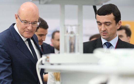 Вице-премьер Правительства РФ Д. Чернышенко осмотрел выставку в рамках II Конгресса молодых ученых