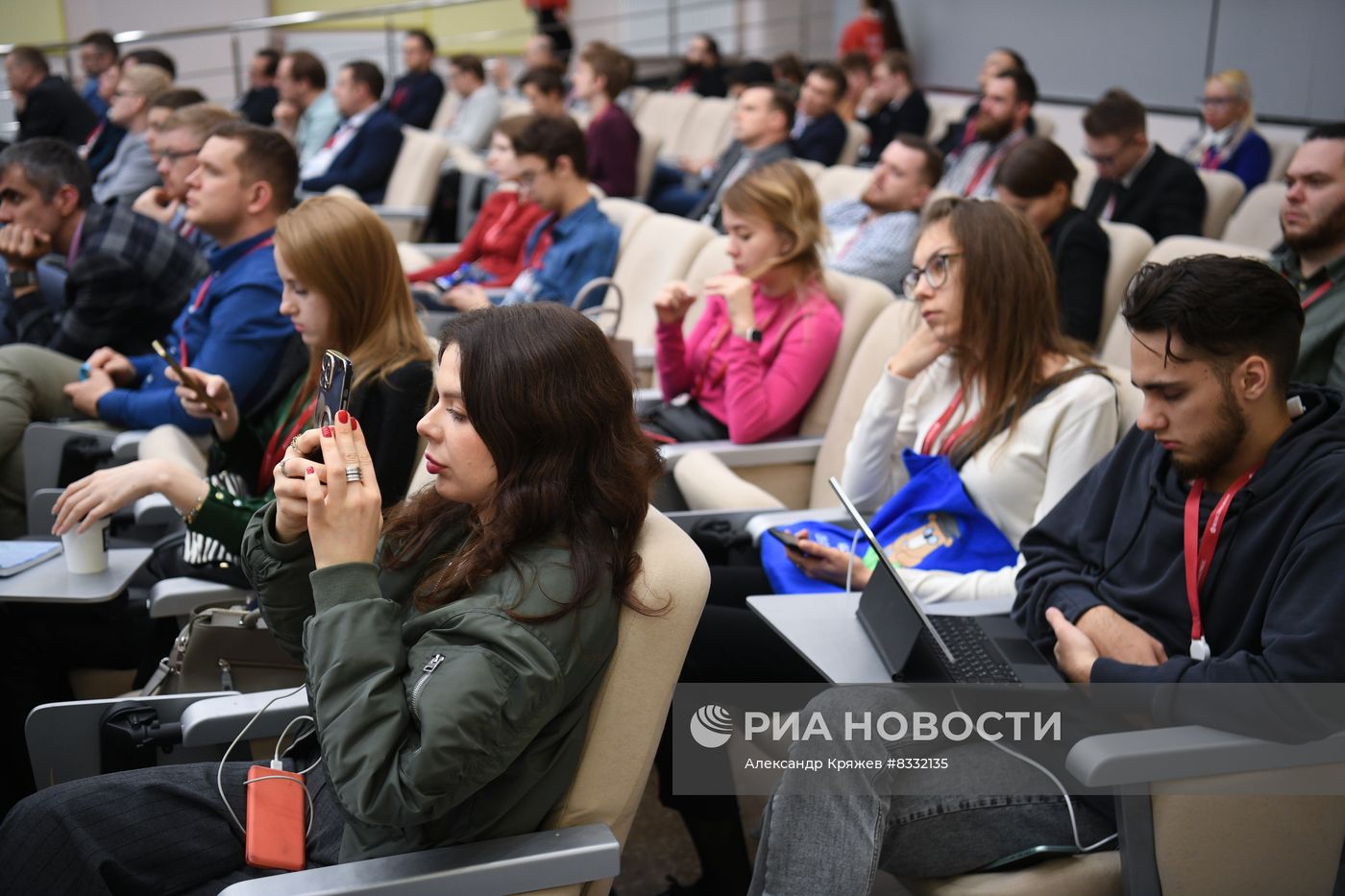 II КМУ-2022. Лекция Укрощение молекул: как и почему химики придумывают и создают кольца из атомов