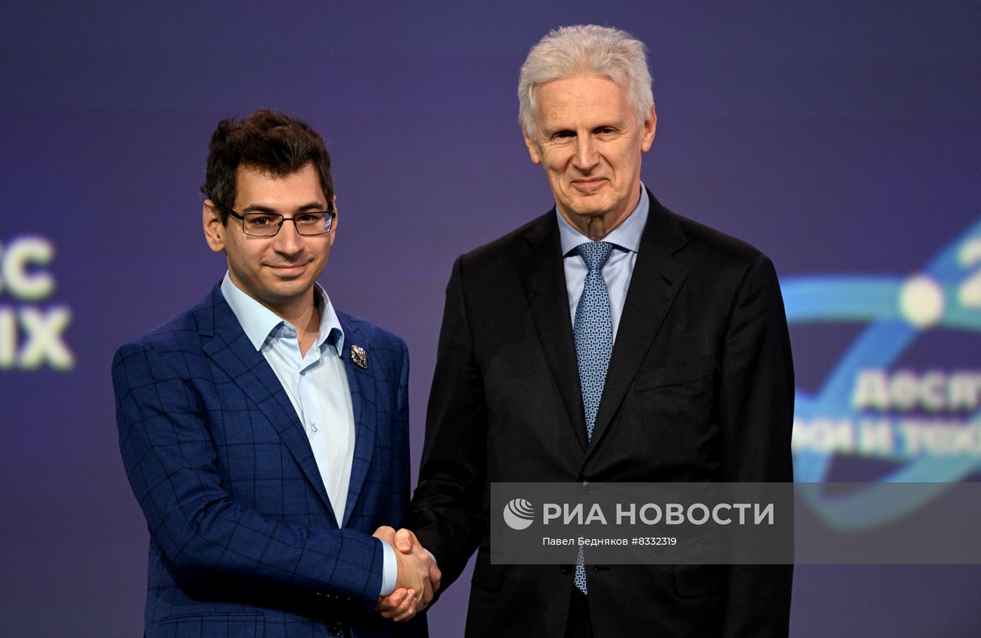 II КМУ-2022. Вручение премии Президента Российской Федерации в области науки и инноваций для молодых ученых за 2021 год