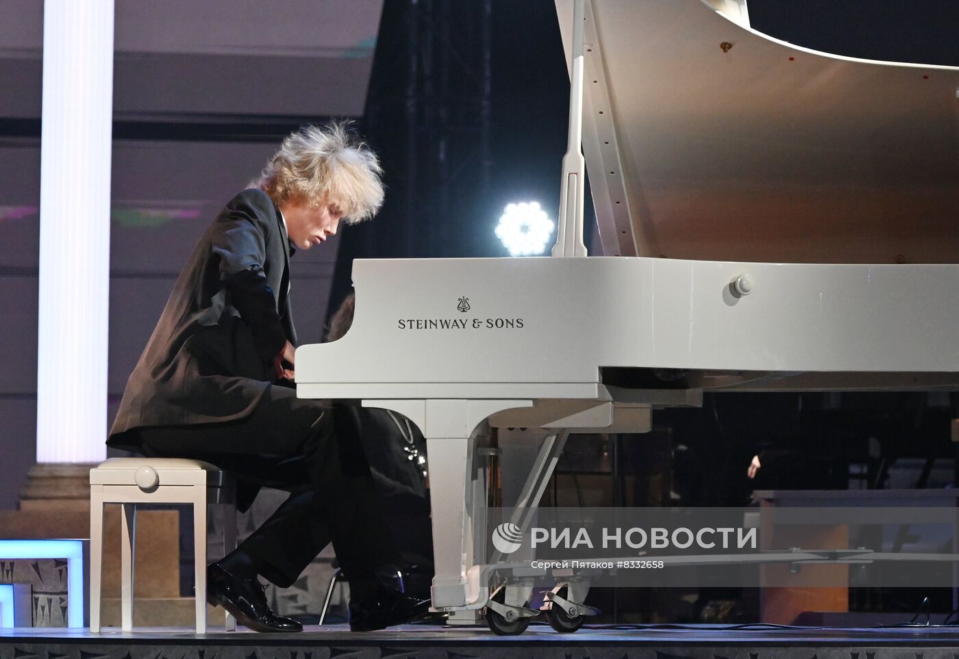 Юбилейный гала-концерт в честь 85-летия Э. Артемьева