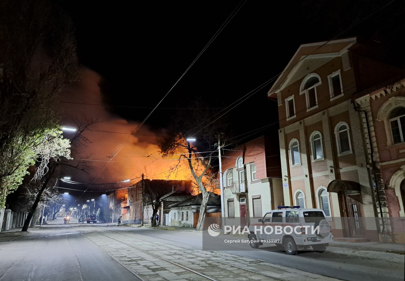 Последствия ночного обстрела Донецка