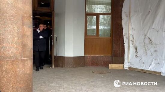 Прощание с гендиректором Чеховского фестиваля Валерием Шадриным завершилось в Театре Моссовета