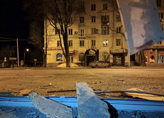 Последствия ночного обстрела Донецка из "Градов"