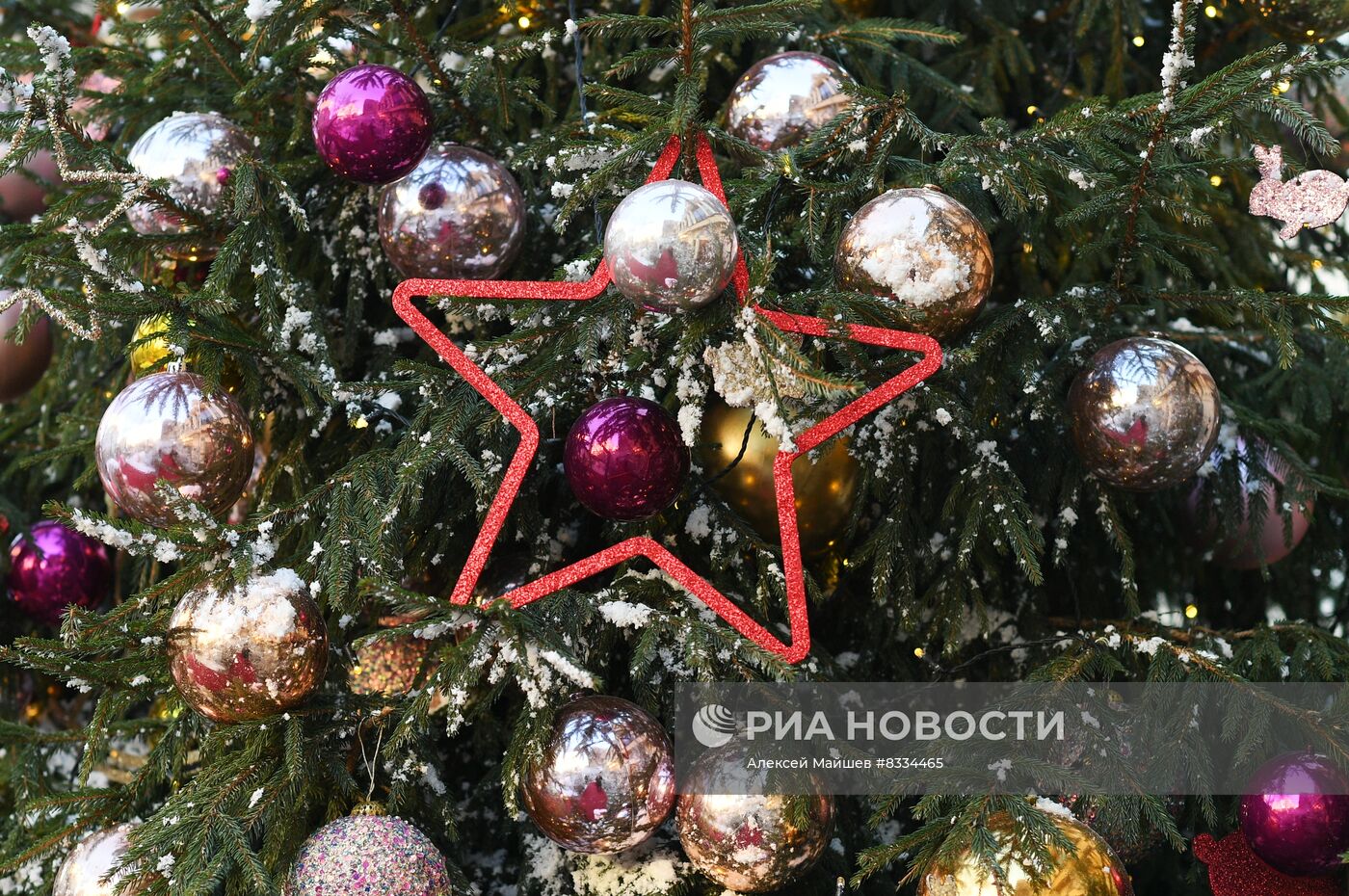 Предновогоднее украшение ресторана в Москве