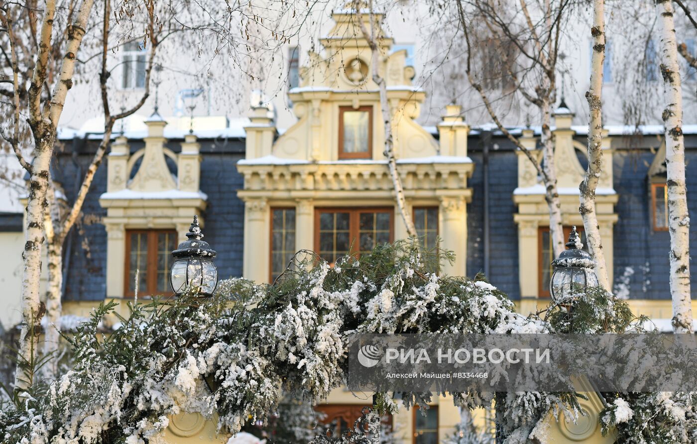 Предновогоднее украшение ресторана в Москве