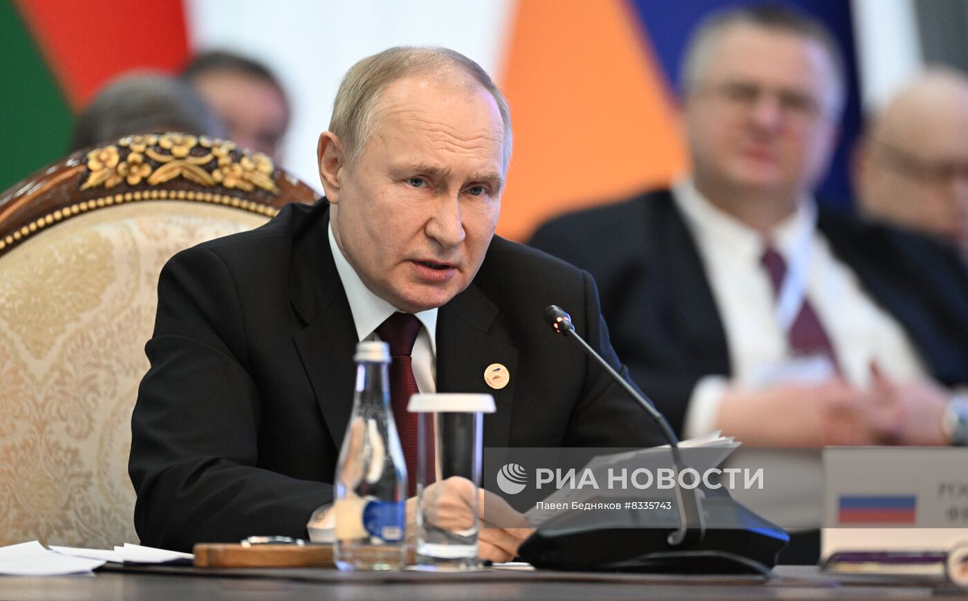 Президент РФ В. Путин принял участие в работе саммита ЕАЭС в Бишкеке 
