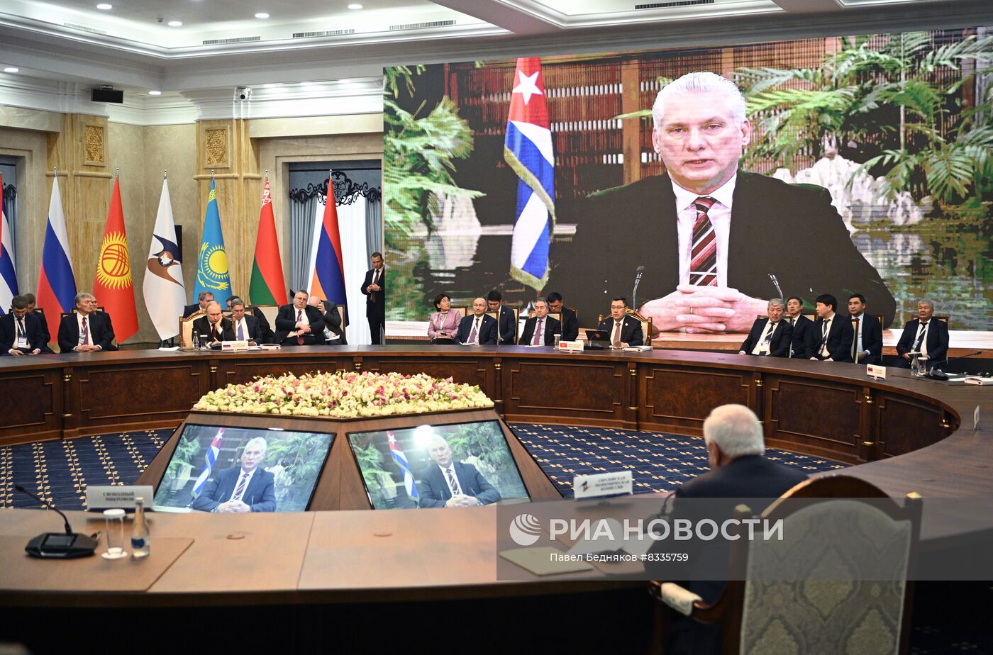 Президент РФ В. Путин принял участие в работе саммита ЕАЭС в Бишкеке