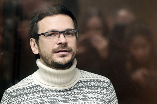 Оглашение приговора И. Яшину, обвиняемому в распространении фейков о ВС РФ