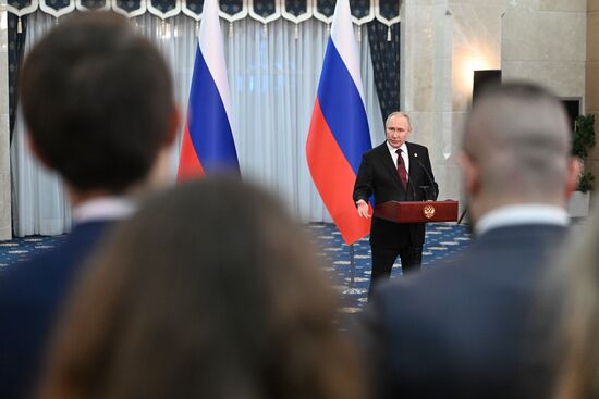 Президент РФ В. Путин принял участие в работе саммита ЕАЭС в Бишкеке 