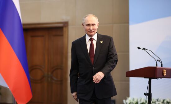 Президент РФ В. Путин принял участие в работе саммита ЕАЭС в Бишкеке 