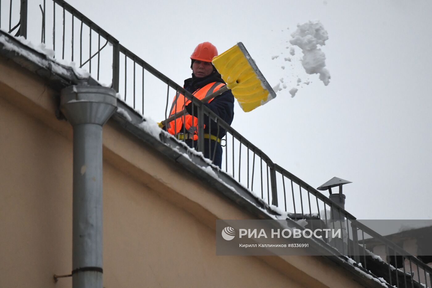 Снег в Москве