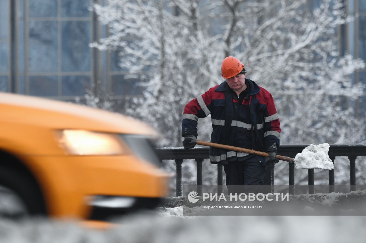 Снег в Москве