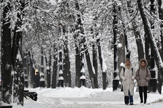 Снег в Москве