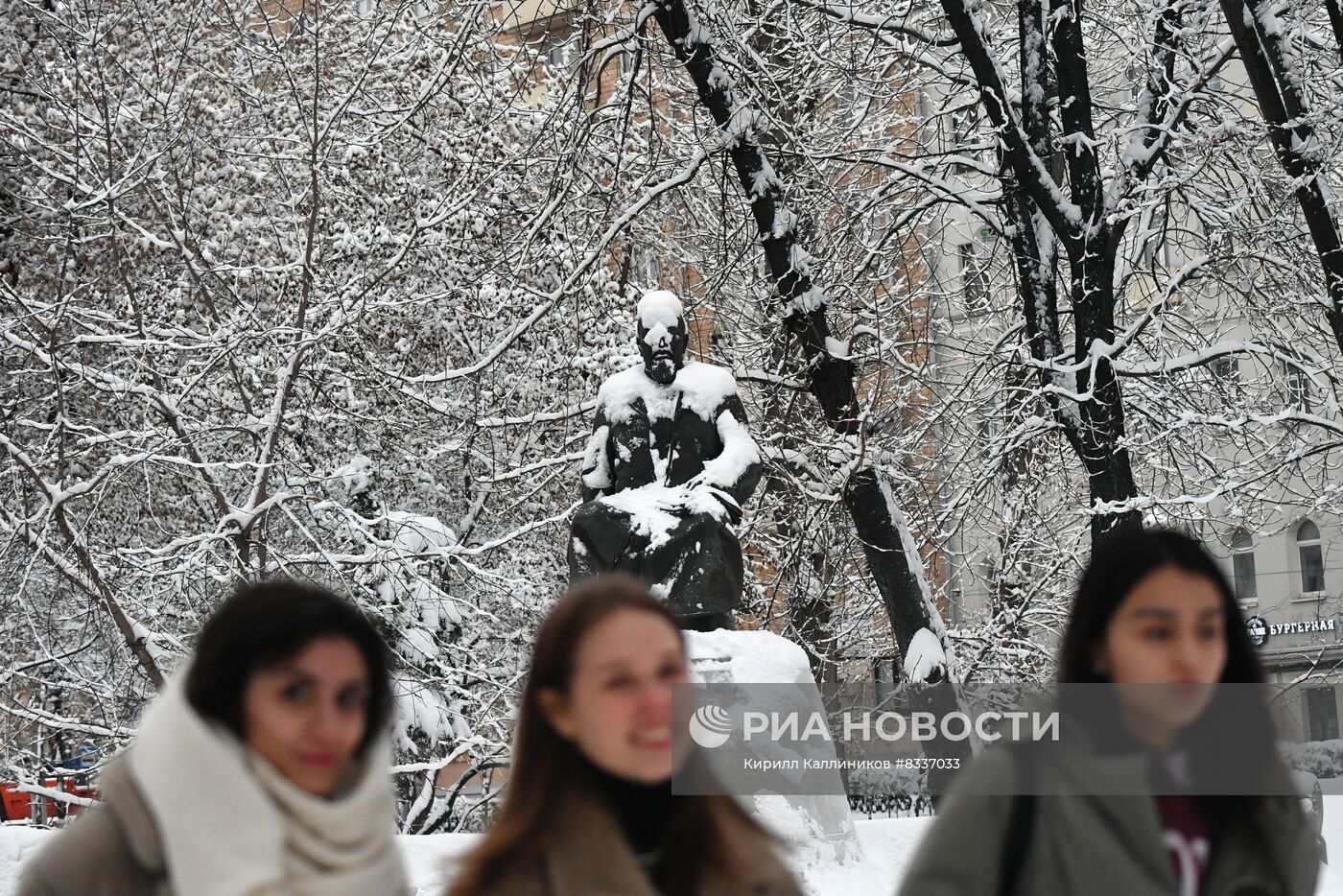 Снег в Москве