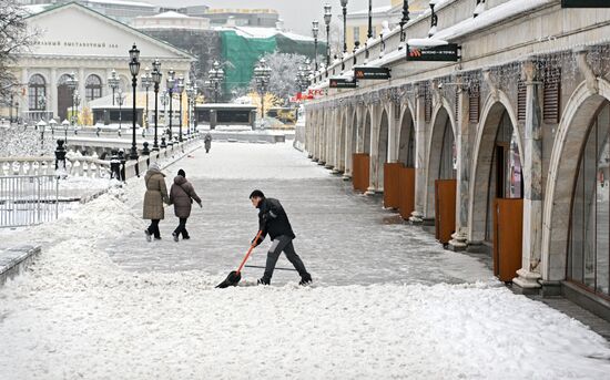 Снег в Москве