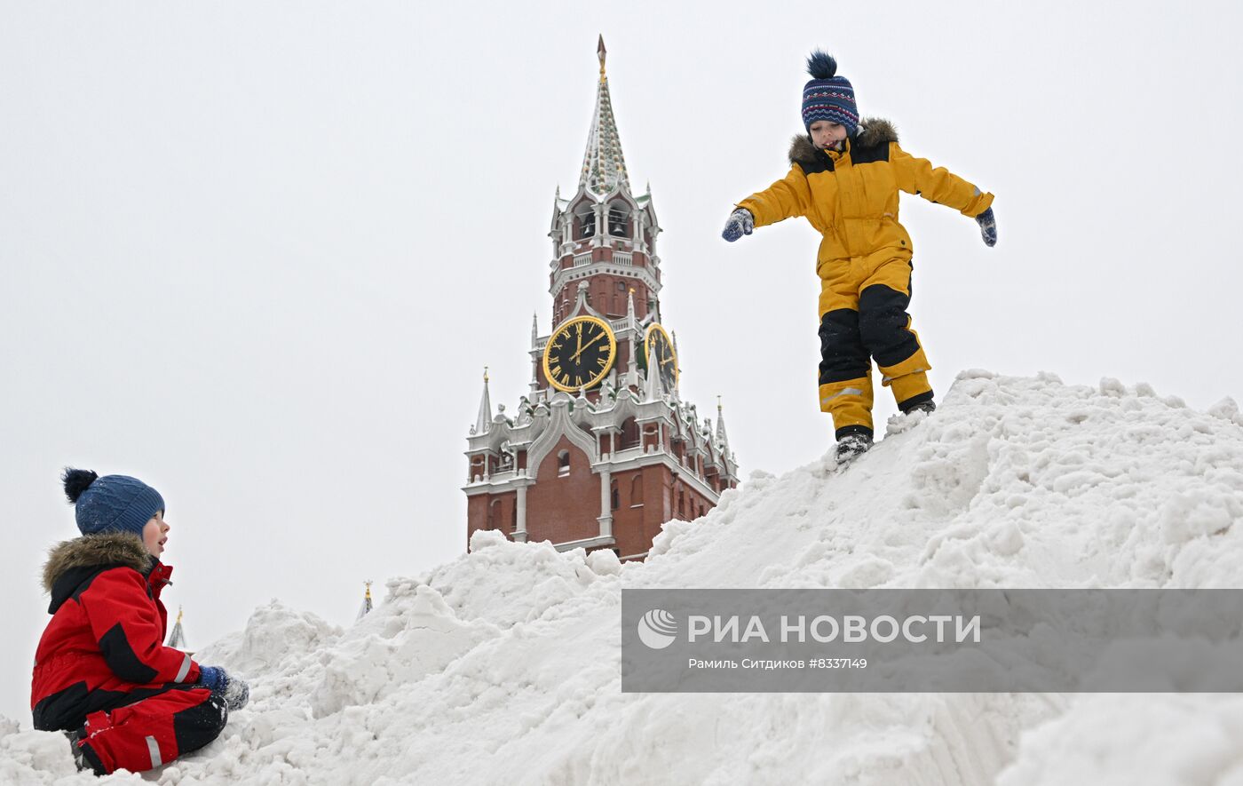 Снег в Москве