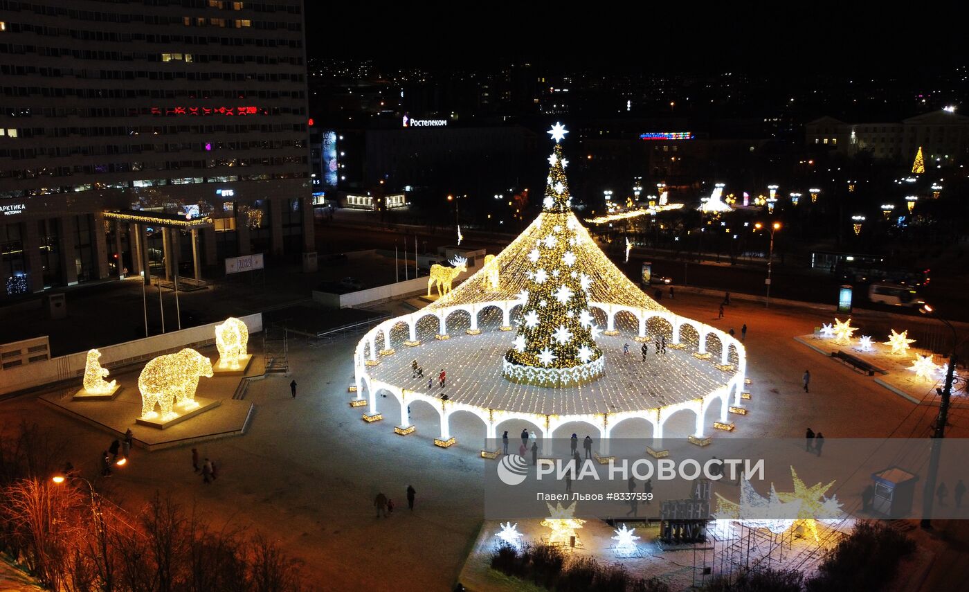 Подготовка к Новому году в Мурманске