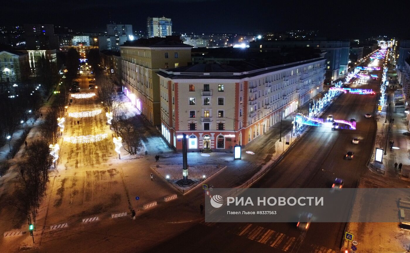 Подготовка к Новому году в Мурманске