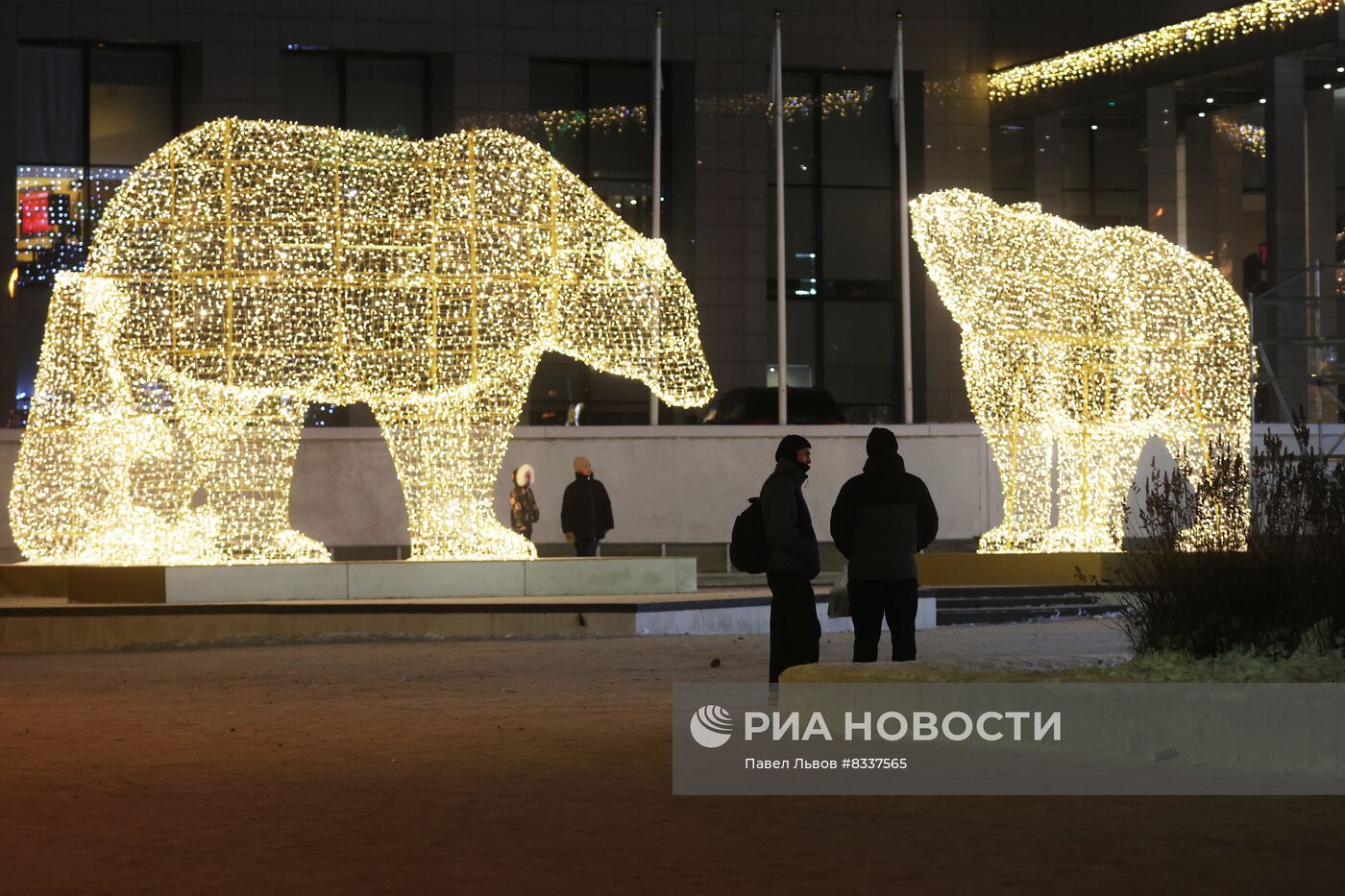 Подготовка к Новому году в Мурманске