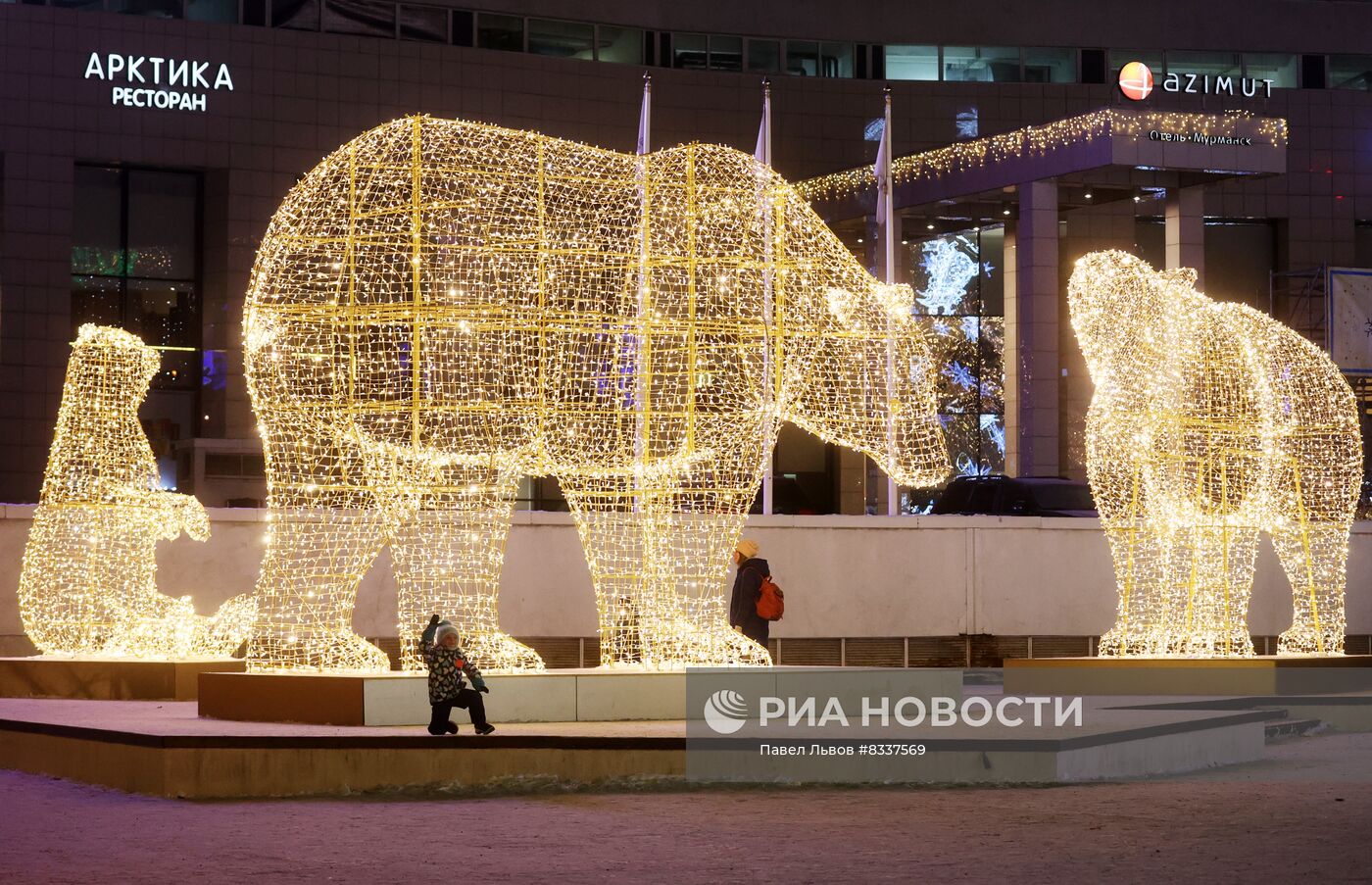 Подготовка к Новому году в Мурманске