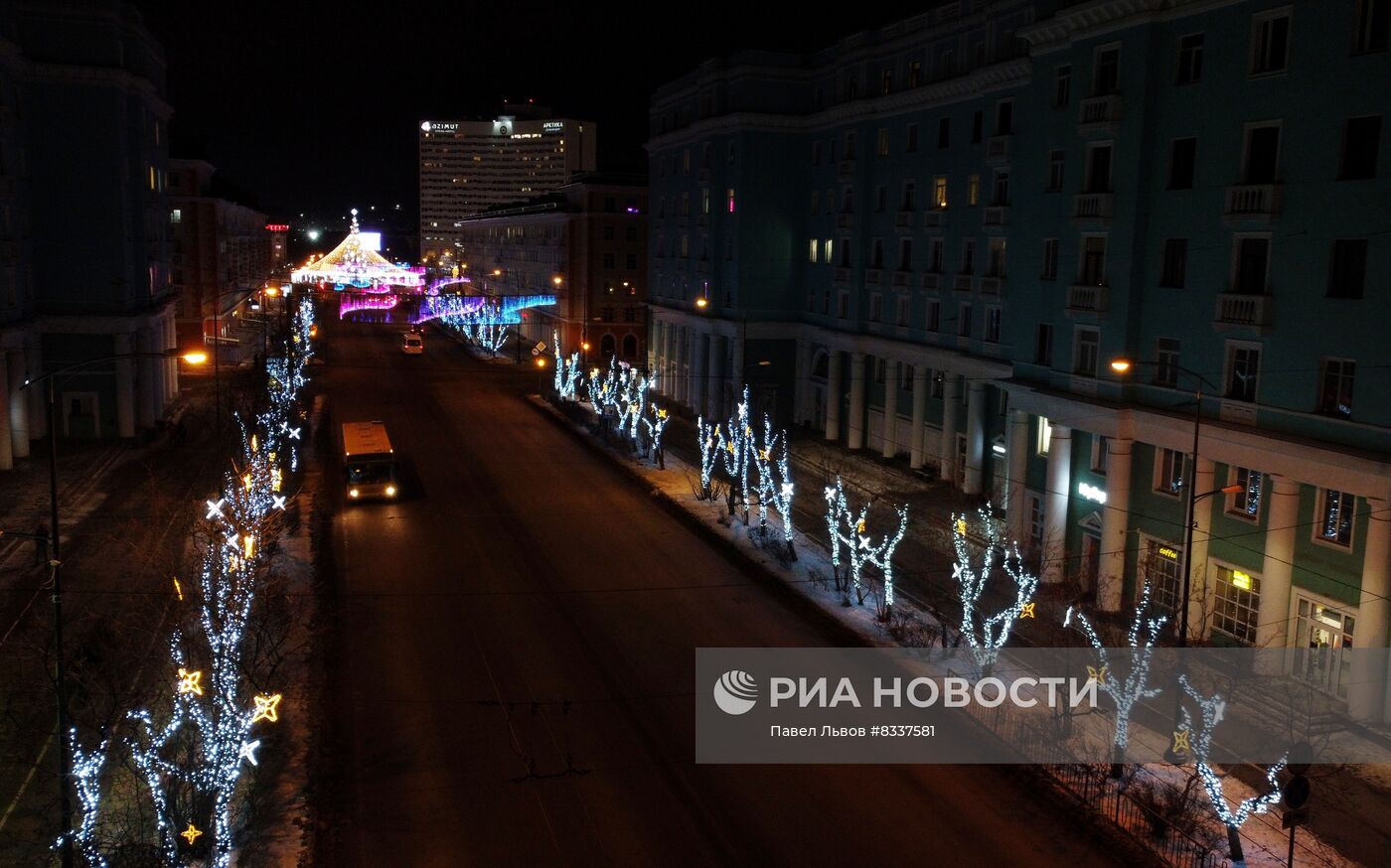 Подготовка к Новому году в Мурманске