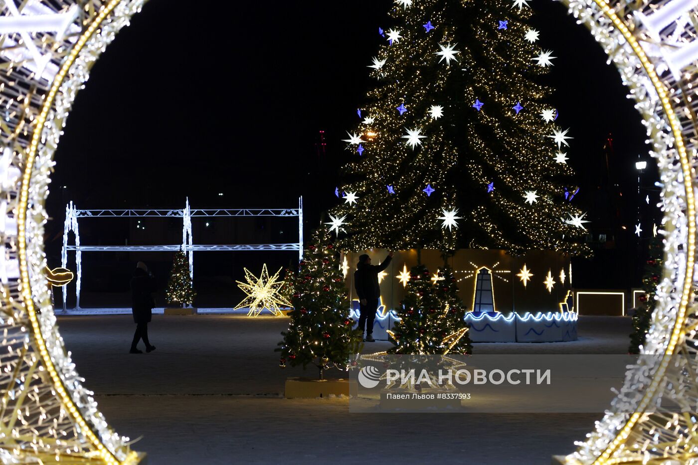 Подготовка к Новому году в Мурманске