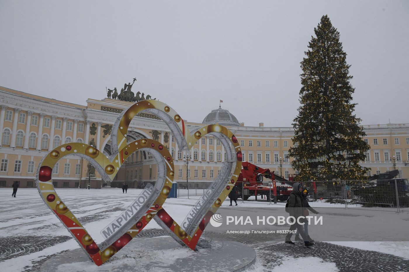 Южный циклон принес в Санкт-Петербург снежный шторм
