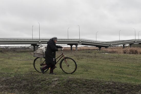 Ремонт подорванного моста на трассе Мелитополь  Бердянск