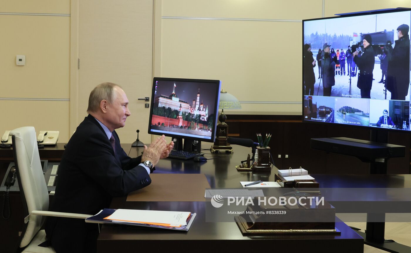 Президент РФ В. Путин принял участие в церемонии открытия объектов транспортной инфраструктуры