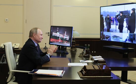 Президент РФ В. Путин принял участие в церемонии открытия объектов транспортной инфраструктуры