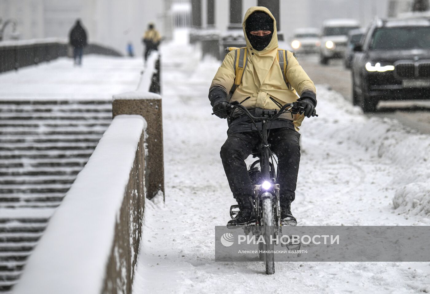 Снег в Москве