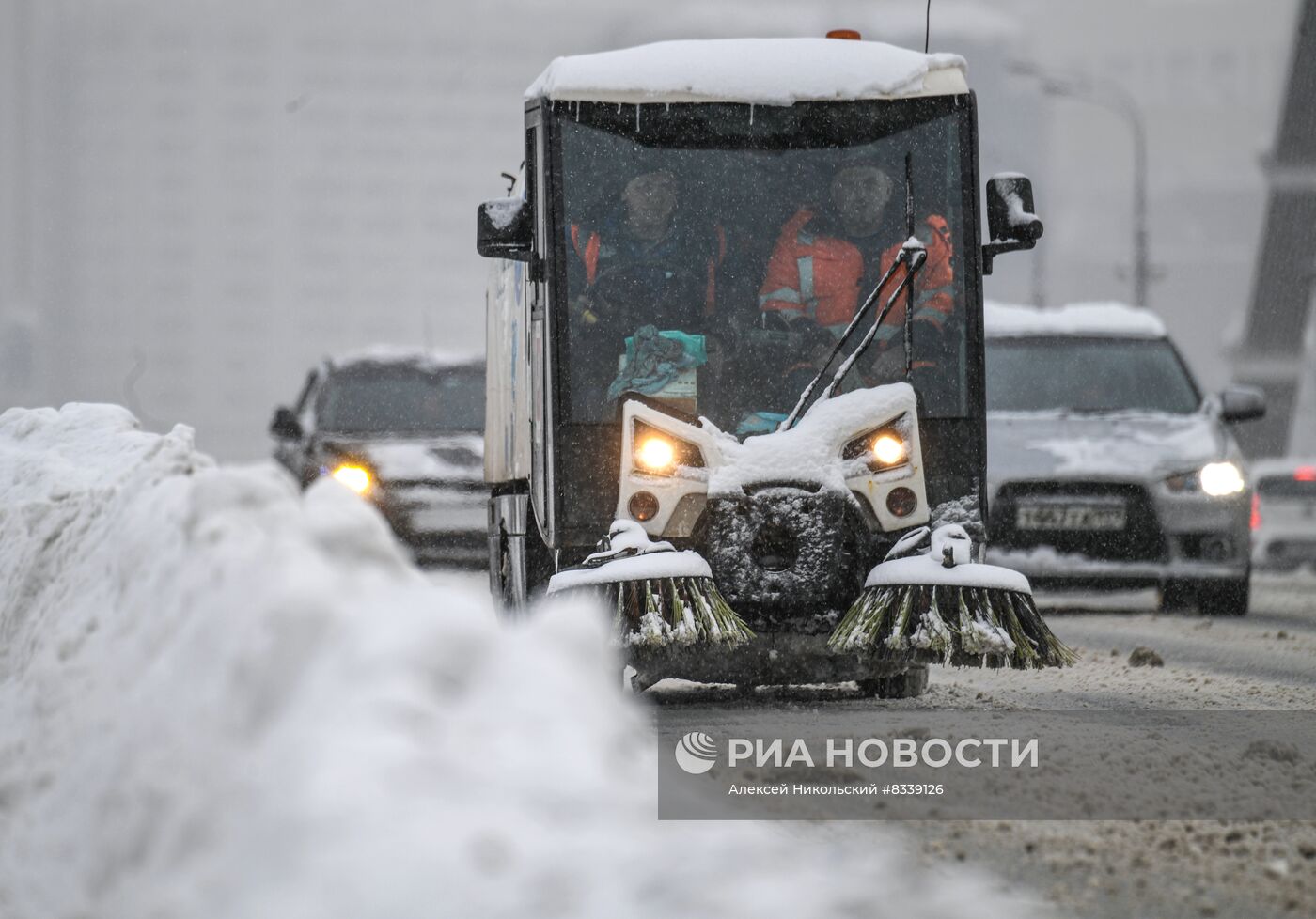 Снег в Москве