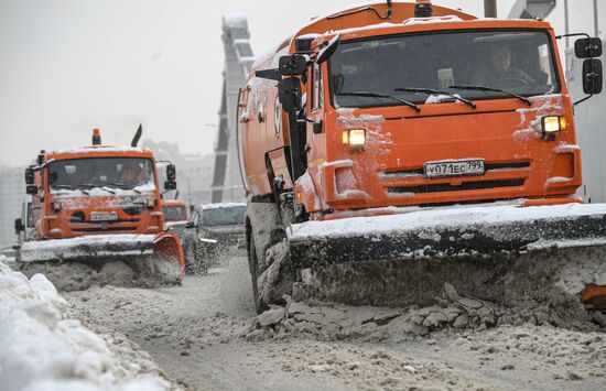 Снег в Москве